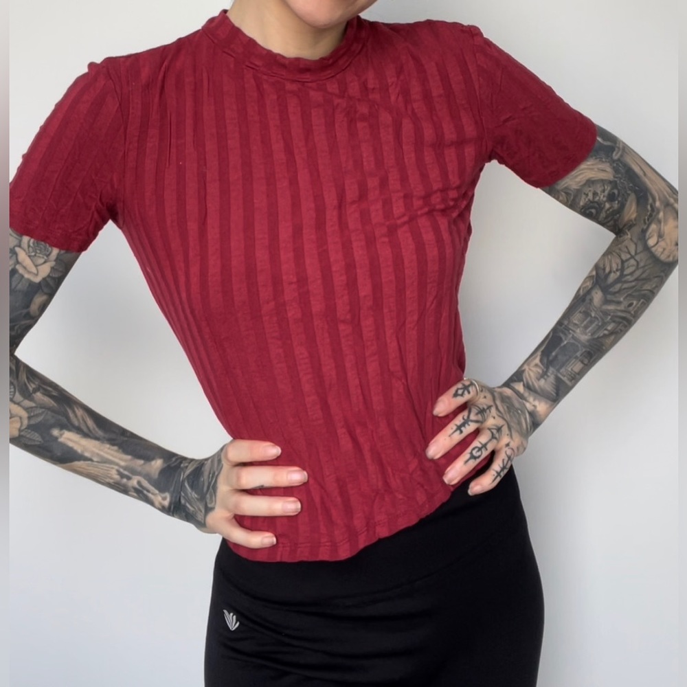 chandail col roulé small framboise